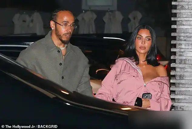 还在替汉密尔顿操心他妈？我告诉你，你把这事看反了。一个能驾驭1000匹马力怪兽的