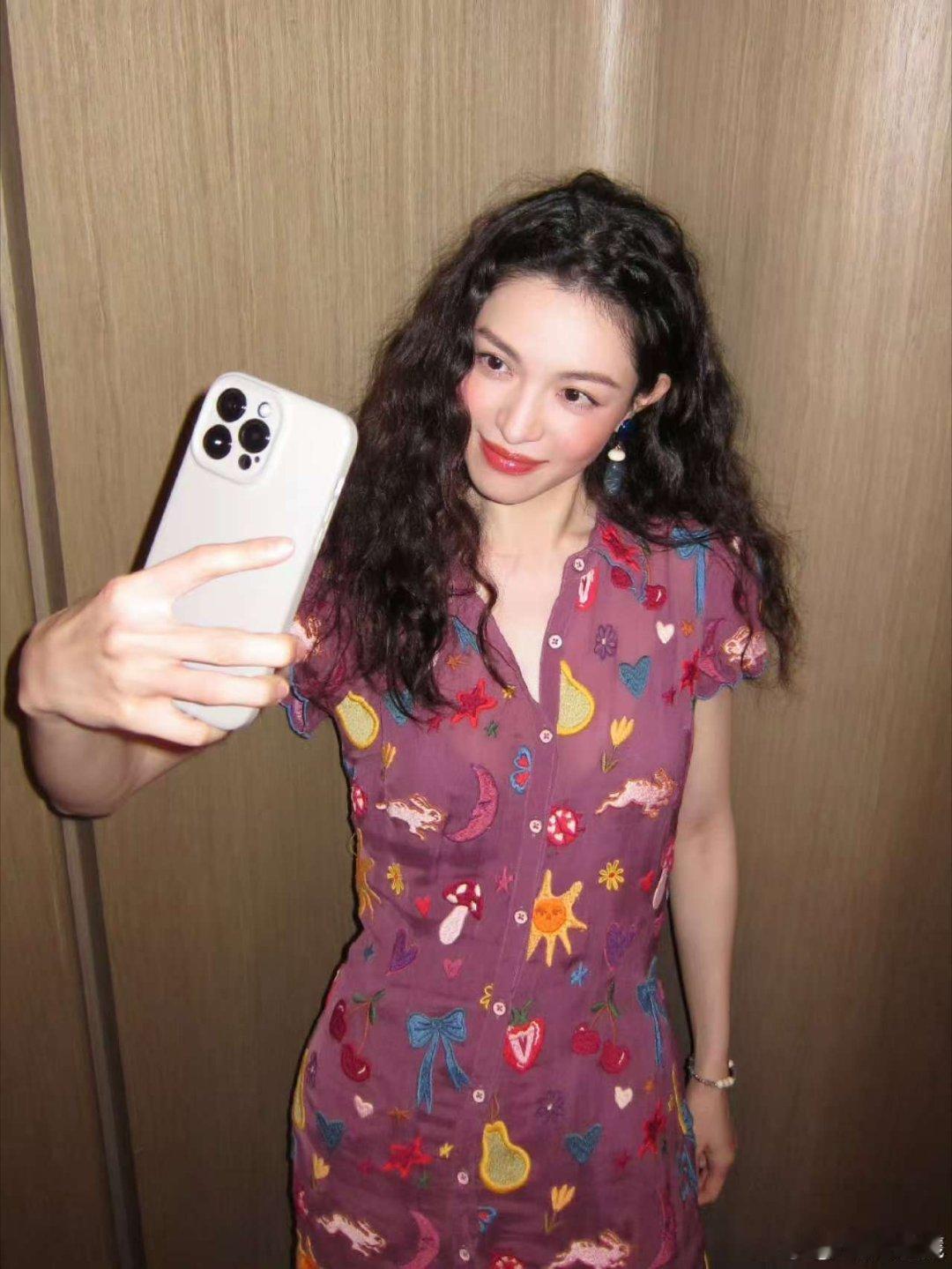 钟楚曦ip新疆钟楚曦新疆plog钟楚曦新疆plog，好美， 