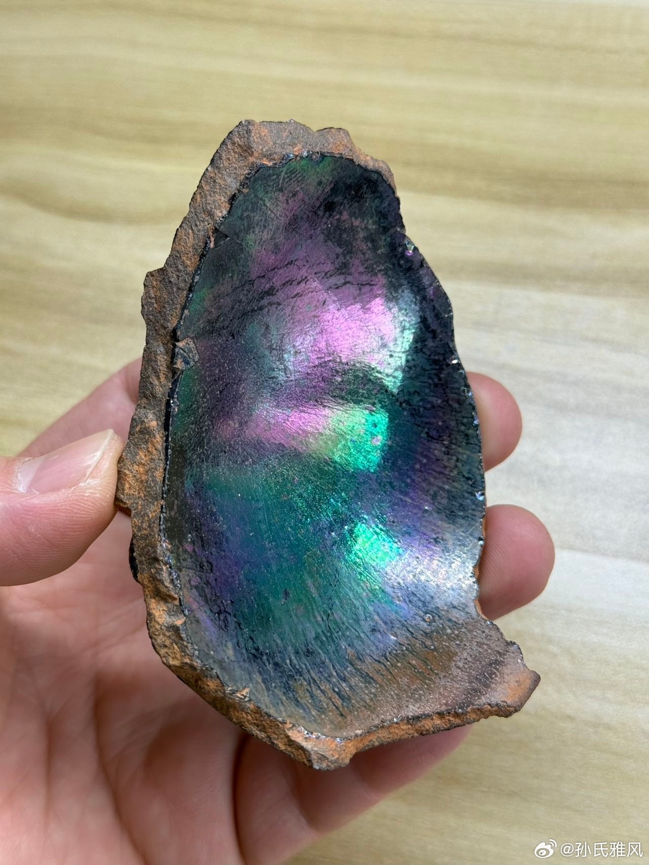 古瓷鉴定 借用的图片，其实高档建窑是有精修胎的，日本的几只耀变天目也是精修胎 