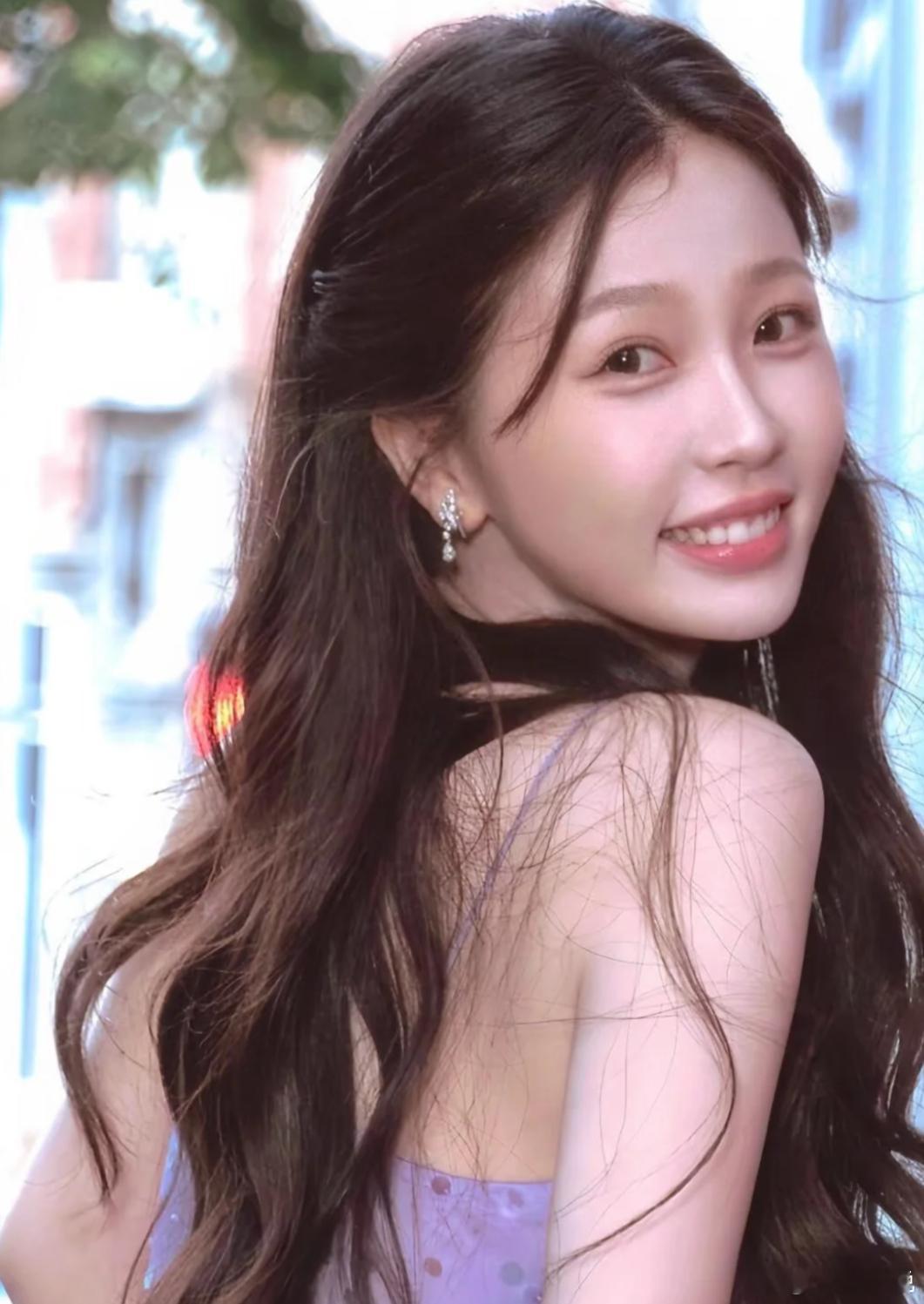 讨论：都说虞书欣普，但真长成她那样你们愿意吗 ​​​