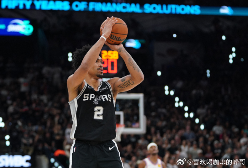 NBA西部决赛G7，马刺主场迎战雷霆。转播方晒出一组数据：NBA历史仅有5个球员