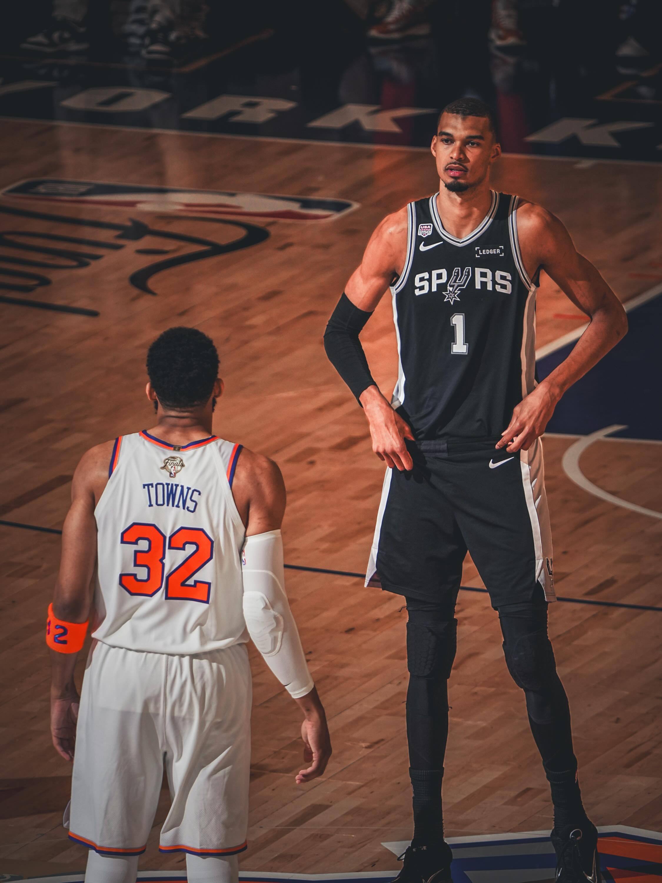 总决赛打到现在，文班和唐斯谁表现更好？NBA
