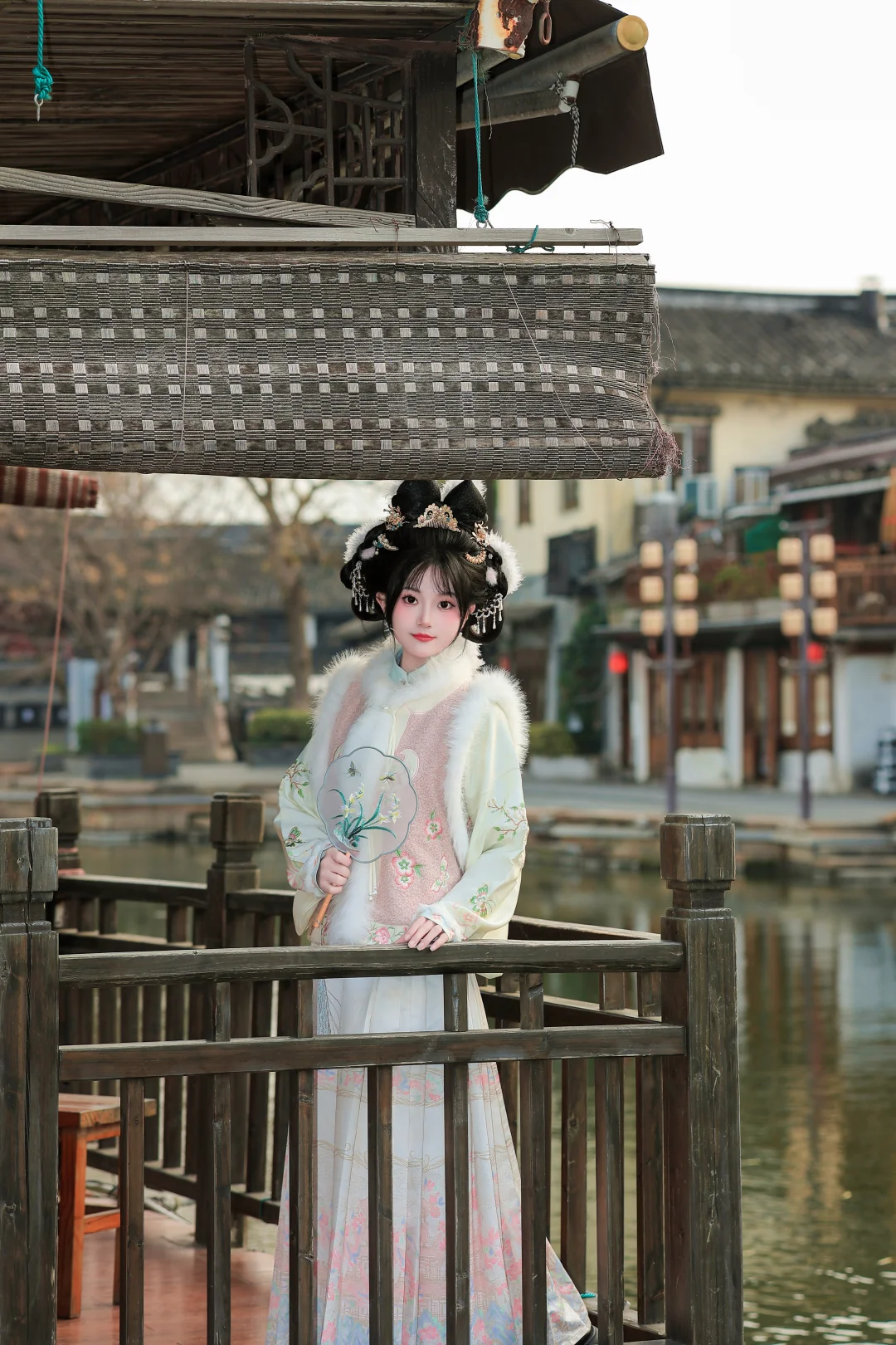 “她，是江南水乡的白月光”