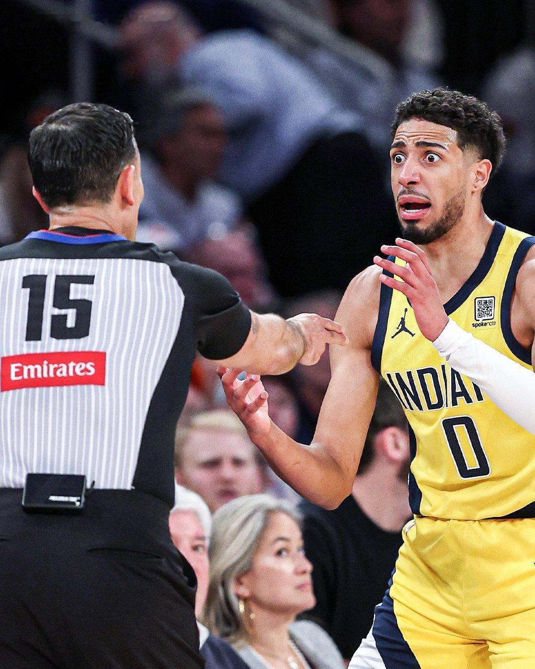 哈利伯顿三分绝杀！！！！！不好意思。踩线了[doge]nba ​​​