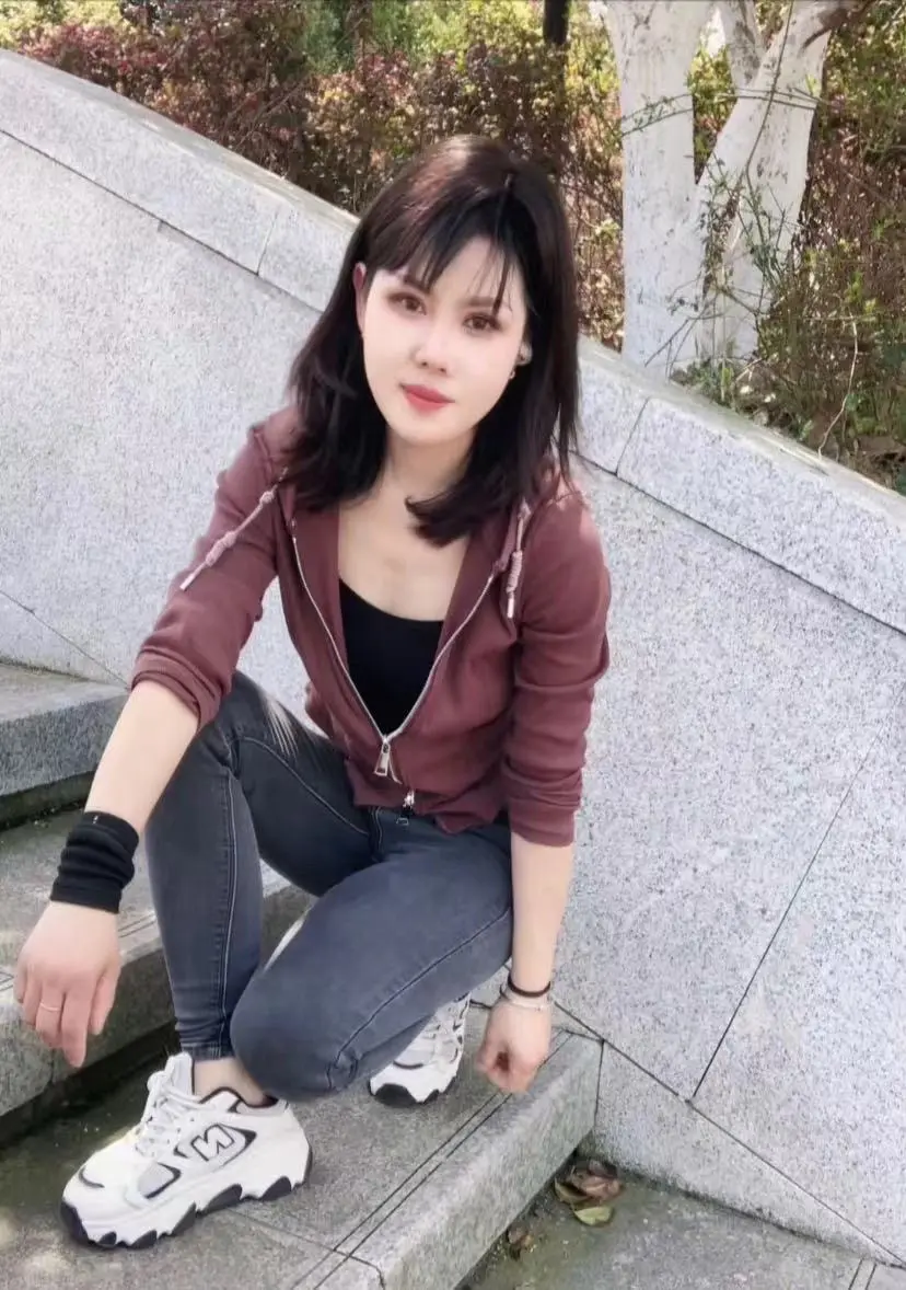 我们没有离婚，他外地打工，我留守陪读，没有沟通，也没有陪伴，也没有问候...