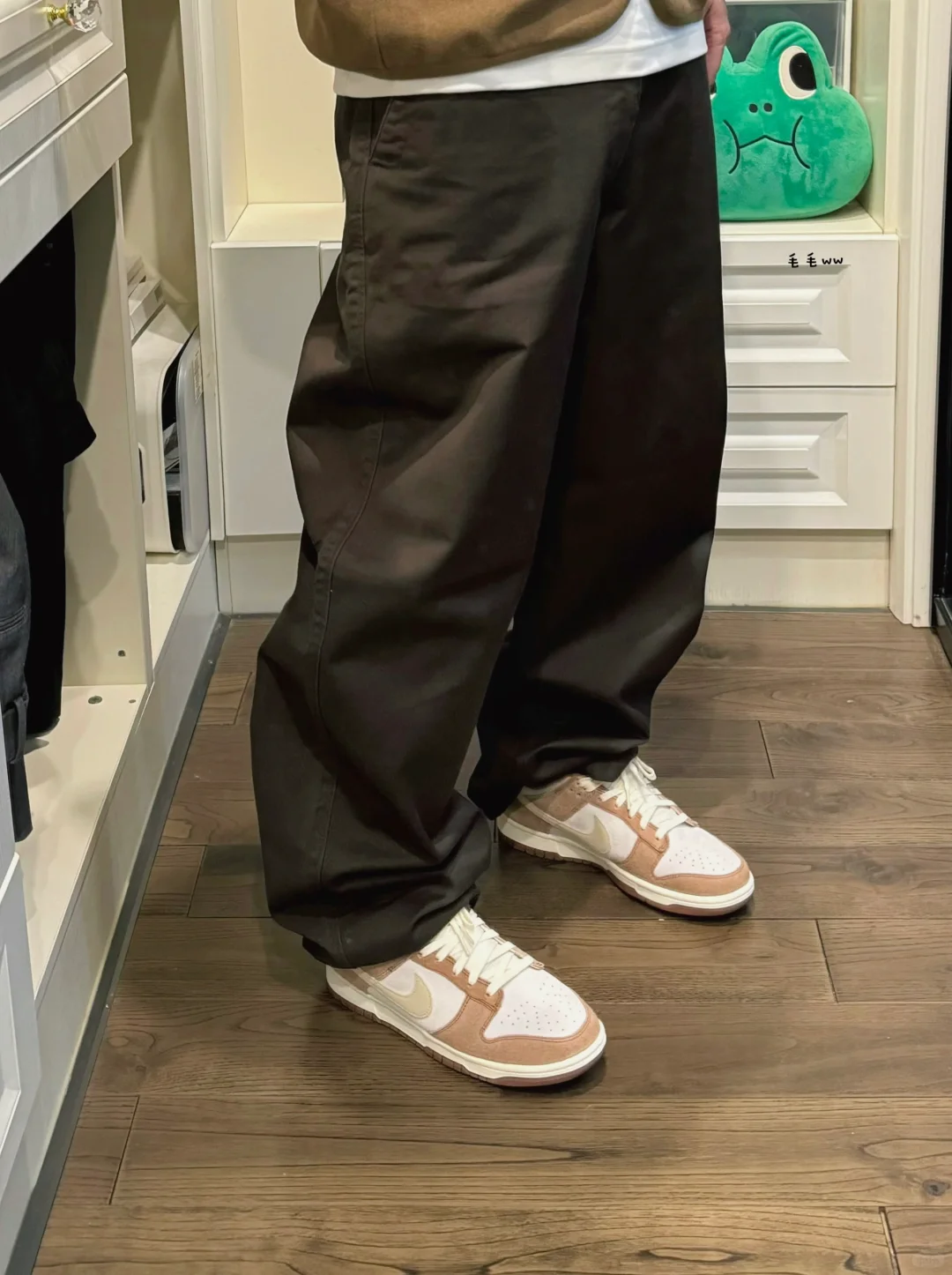 卡其棕色系｜直筒裤穿搭