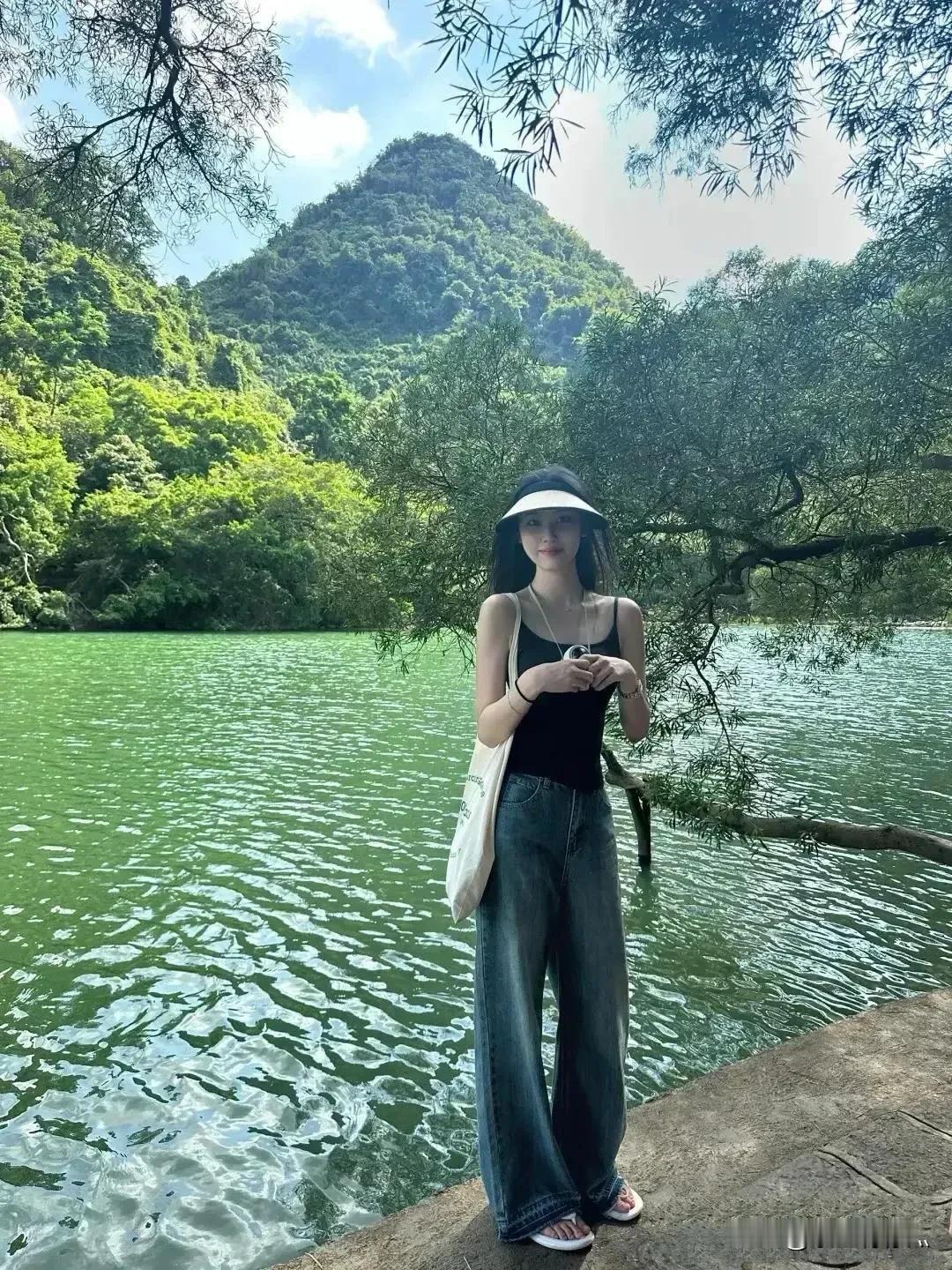 想学钓鱼，要注意不少方面。挑选适宜的钓具，熟知各类鱼的习性。精心选择钓点，关注天