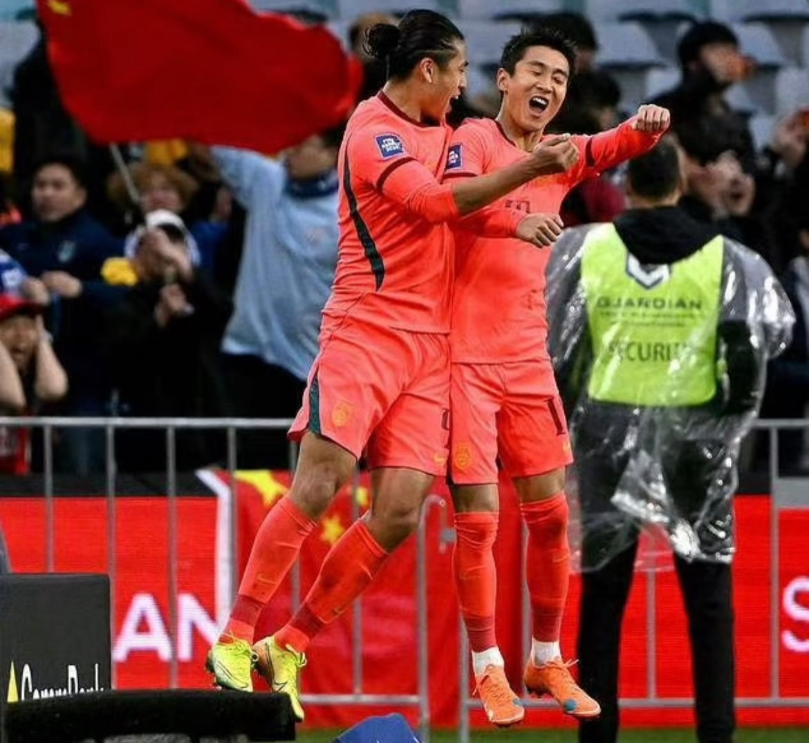 国足2比0库拉索虽然我也不知道库拉索是哪，但是赢了就是赢了，赢了就是不断在进步！