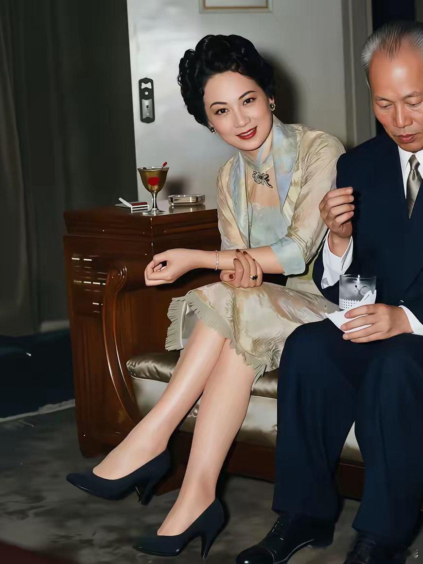 摄影人  窗外的景色。（图片来自网络分享）人生是一段来了又走的旅程，有喜有悲才是
