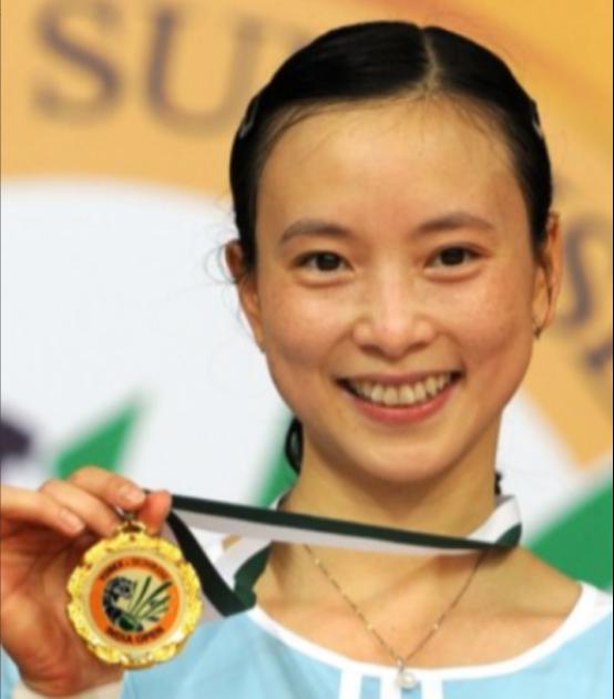 1999年，四川一女孩拿到世界冠军后，被教练踢出国家队。谁知4年后，她加入法国籍