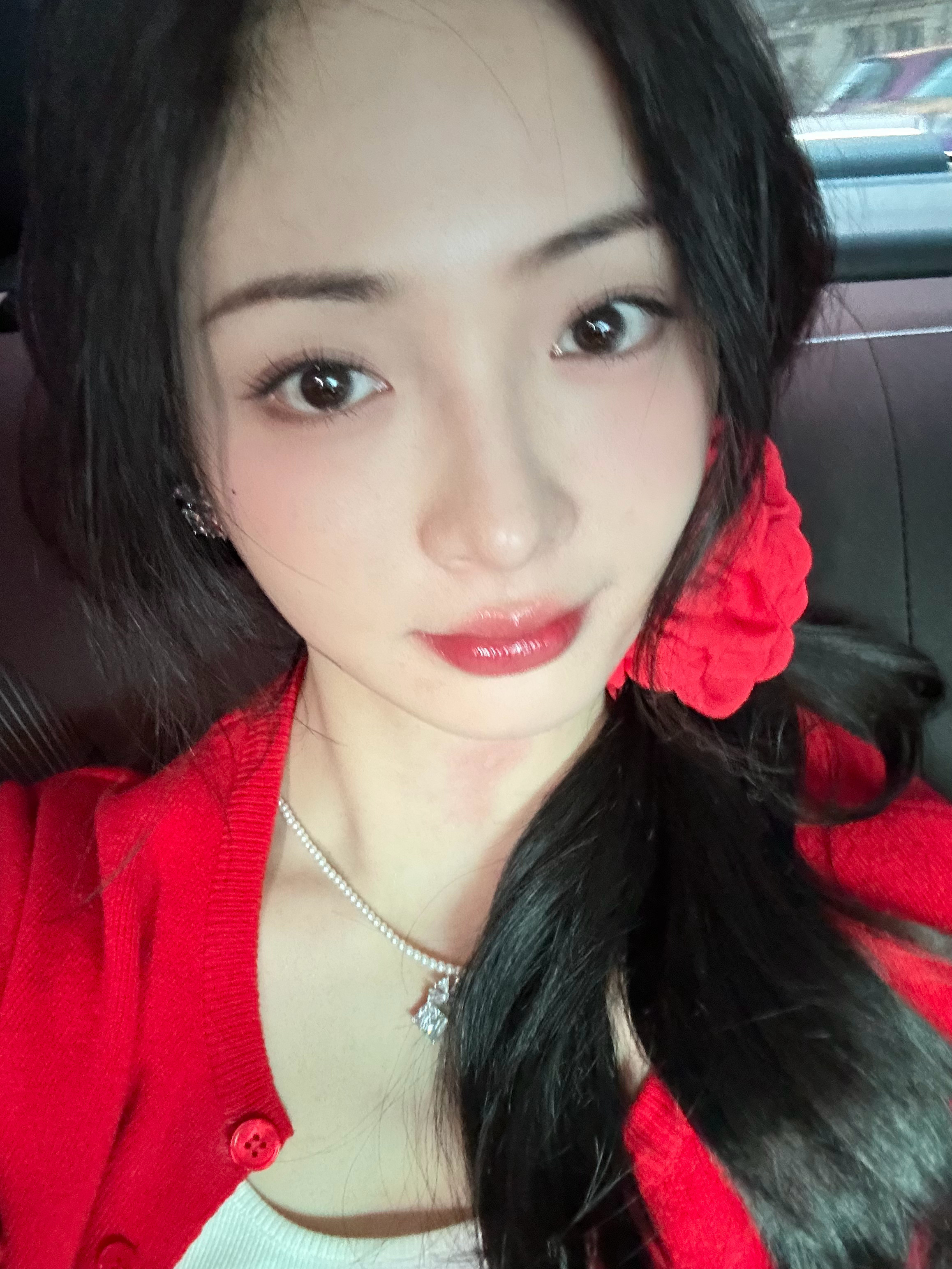周洁琼 