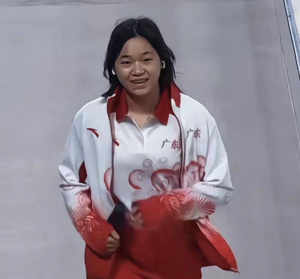 太棒了，婵宝！全运会一复出就把金牌拿下，这才是我们熟悉的“水花消失术”！

双人