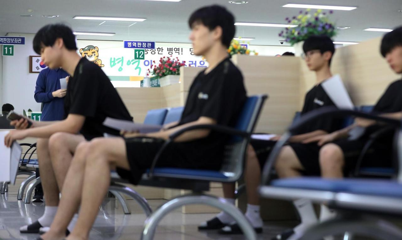 据韩国兵务厅7月31日消息，该厅公布“韩国19岁男性健康指数”。该统计数据是根据