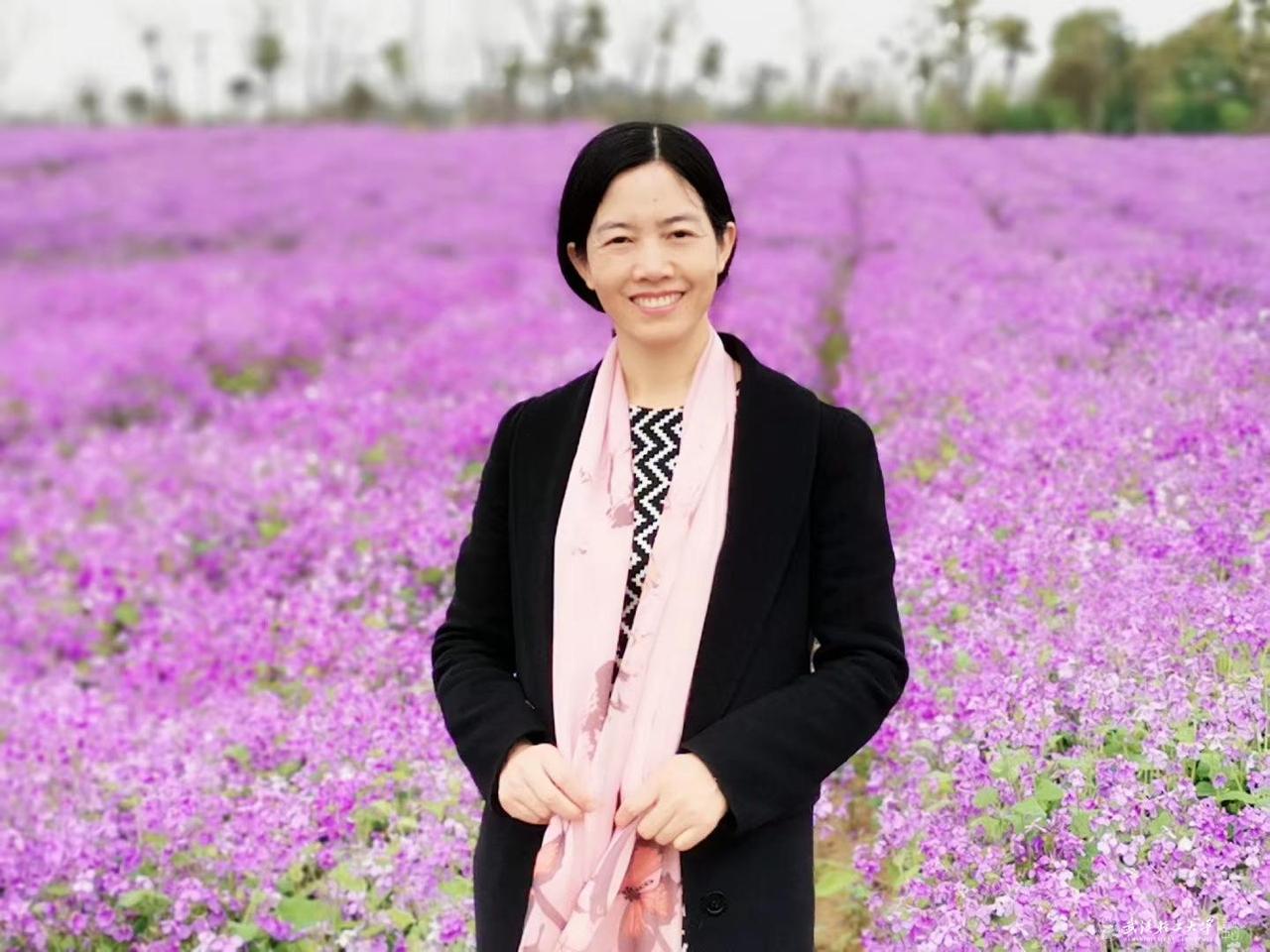 在武汉轻工大学任教20多年的刘玉兰教授，已晋升为副校长，成为班子里又一位女性成员