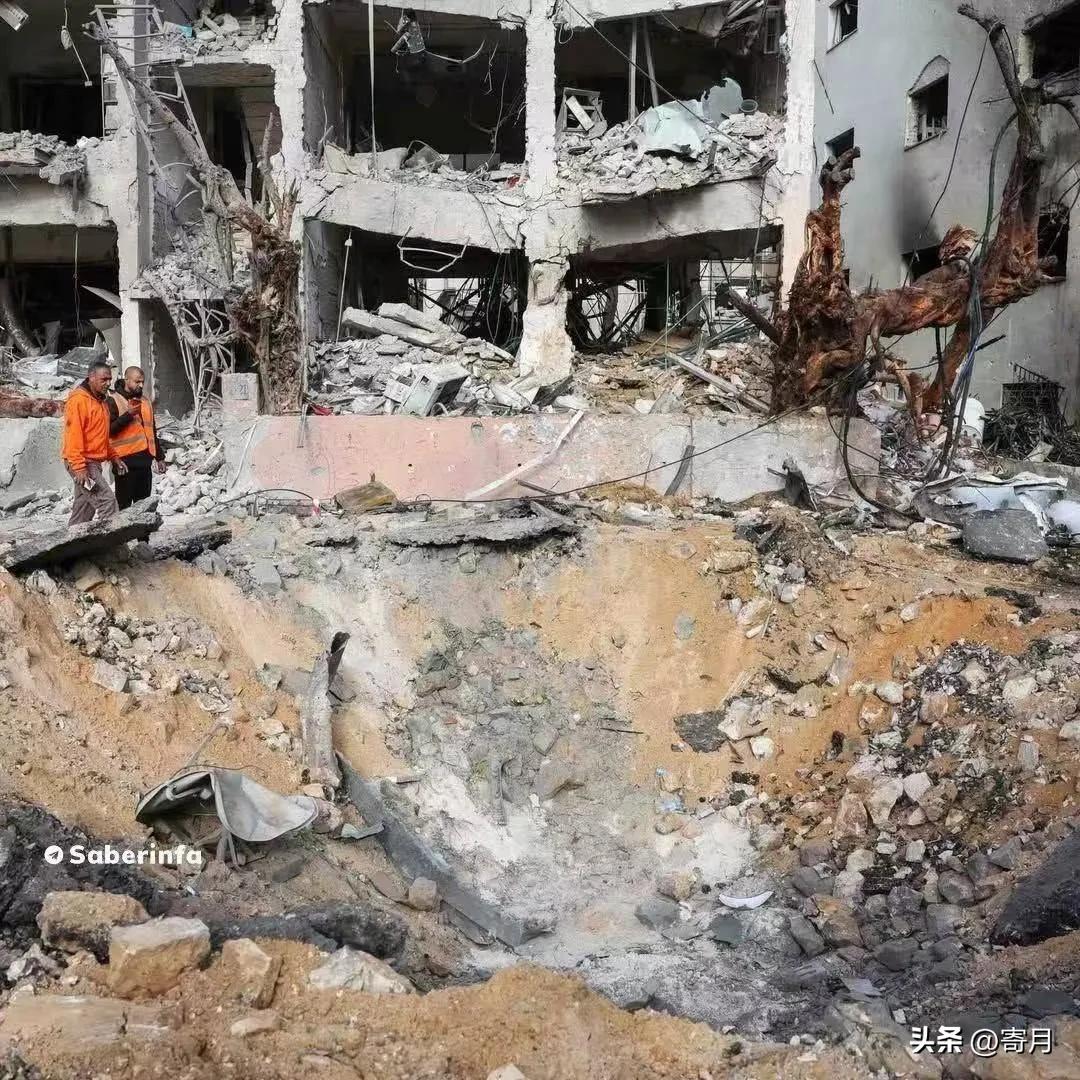 伊朗彻底撕破脸！超级重型导弹直轰特拉维夫市中心，1吨级战斗部当场炸出10米直径深