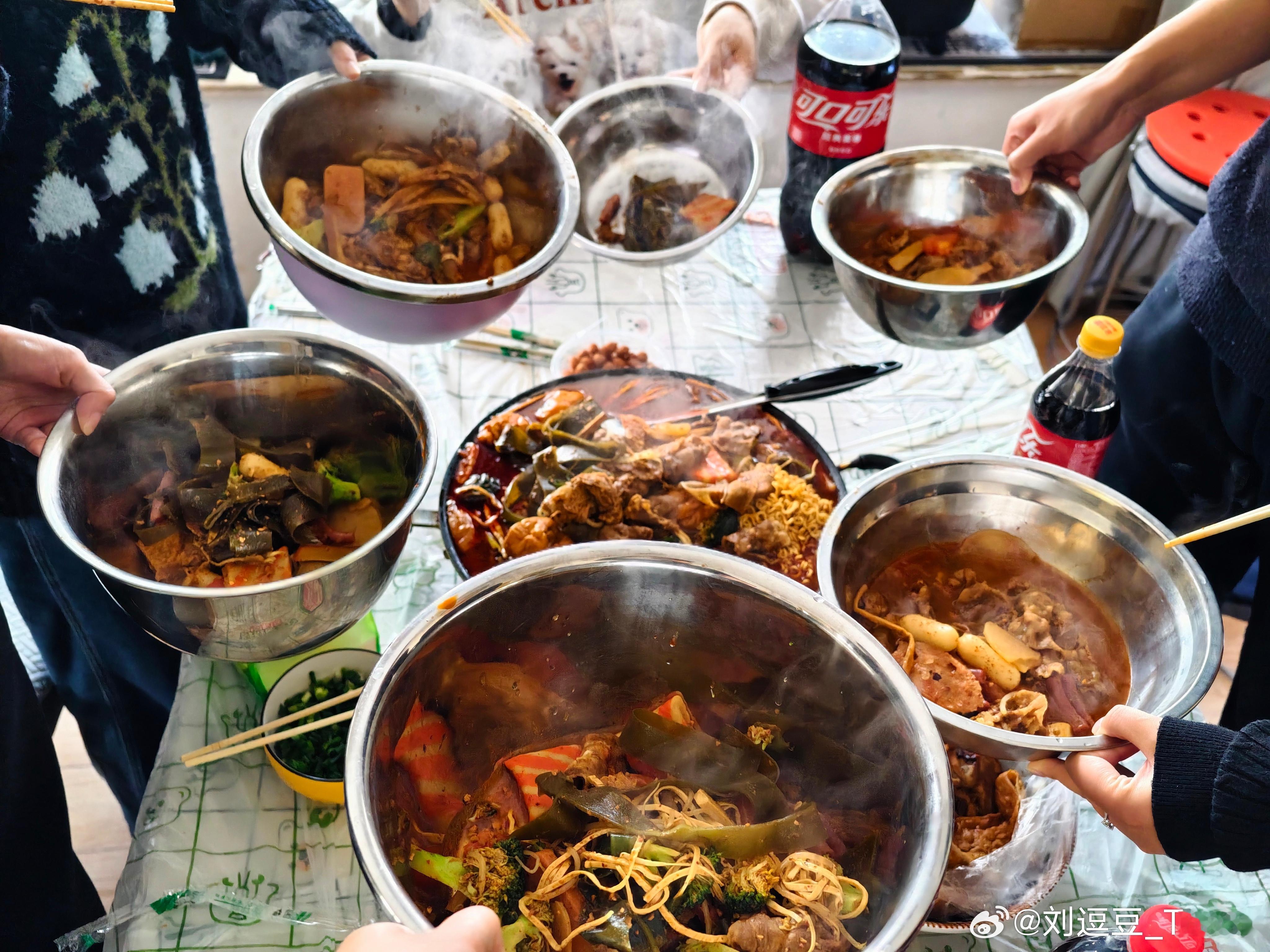 什么芜湖麻辣烫来感受一下东北正宗四川麻辣烫的震撼吧