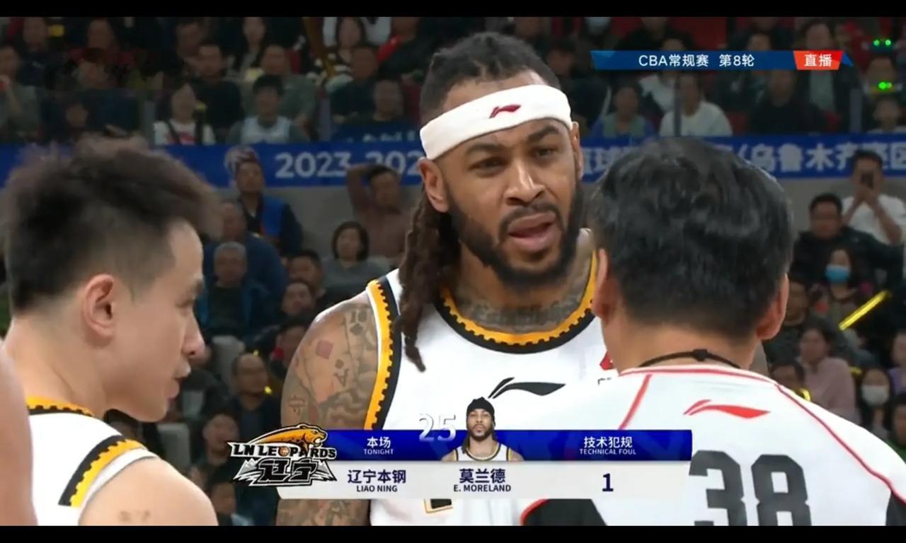 #发现刘雁宇在篮下只会扣篮吗?#

排球运动员打篮球，你还能指望和周琦一样吗？有