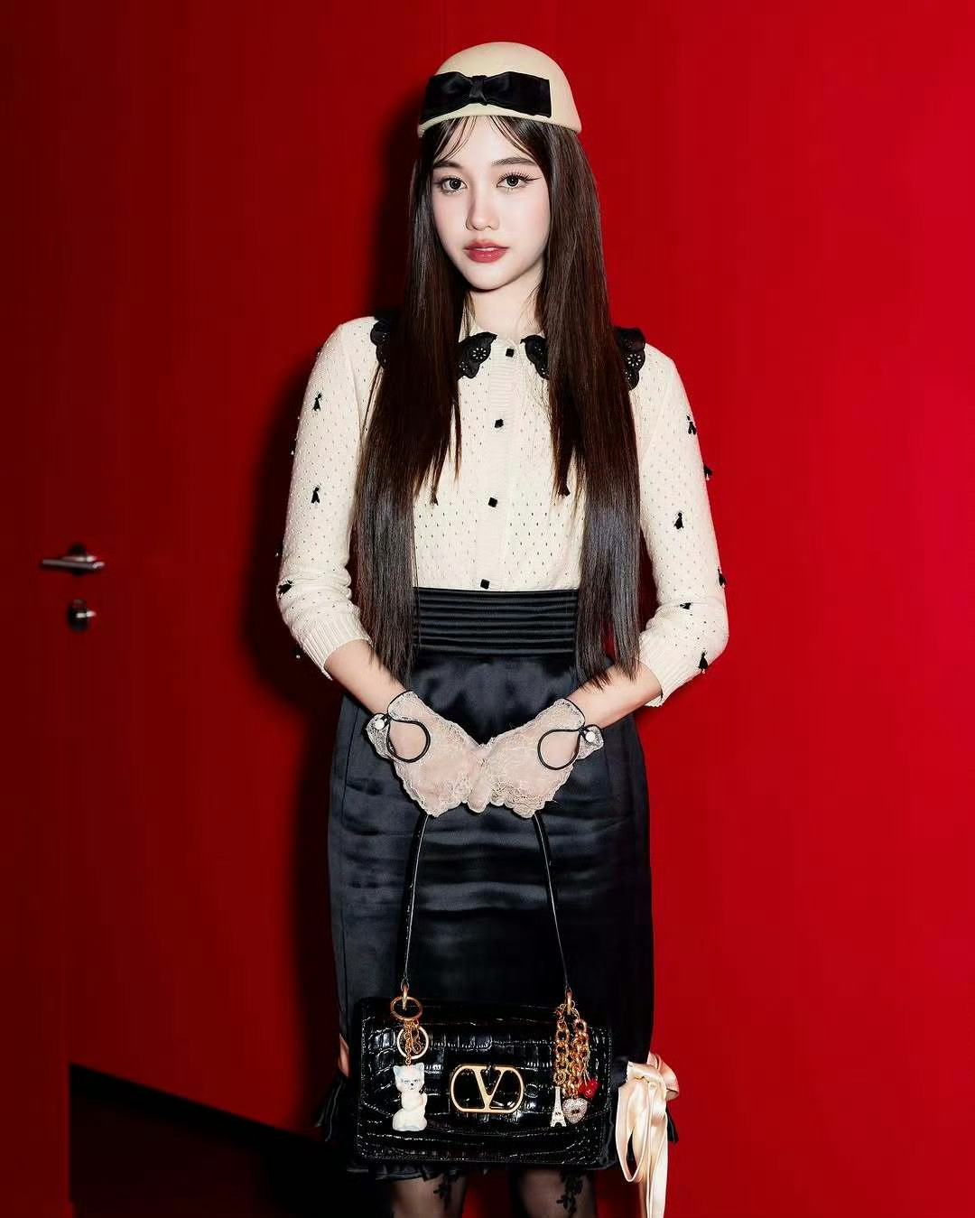 Freen 本次亮相巴黎时装周Valentino 2025秋冬大秀看秀造型一览，