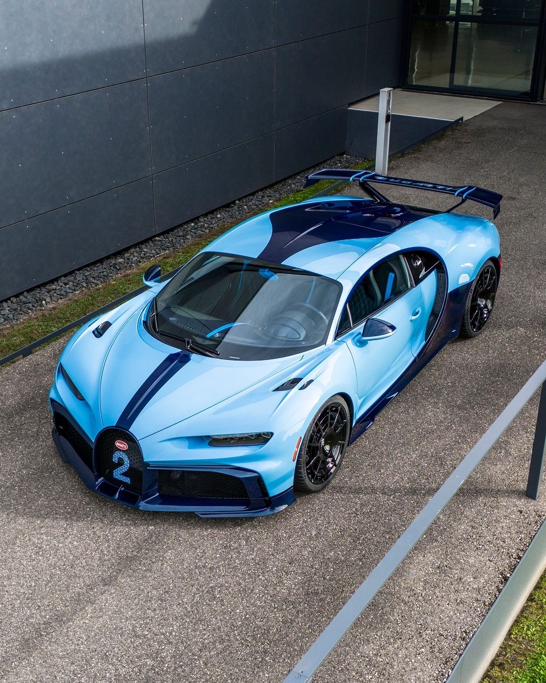 CHIRON Pur Sport独特的蓝碳和“Bleu Wimille” ​​​