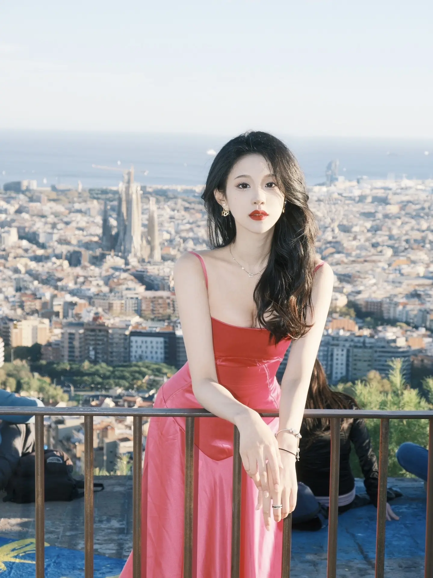 “困住我的是回忆里的你 不是现在的你”生日那天在巴塞罗那的焦糖山顶
看了一场梦里的日落
