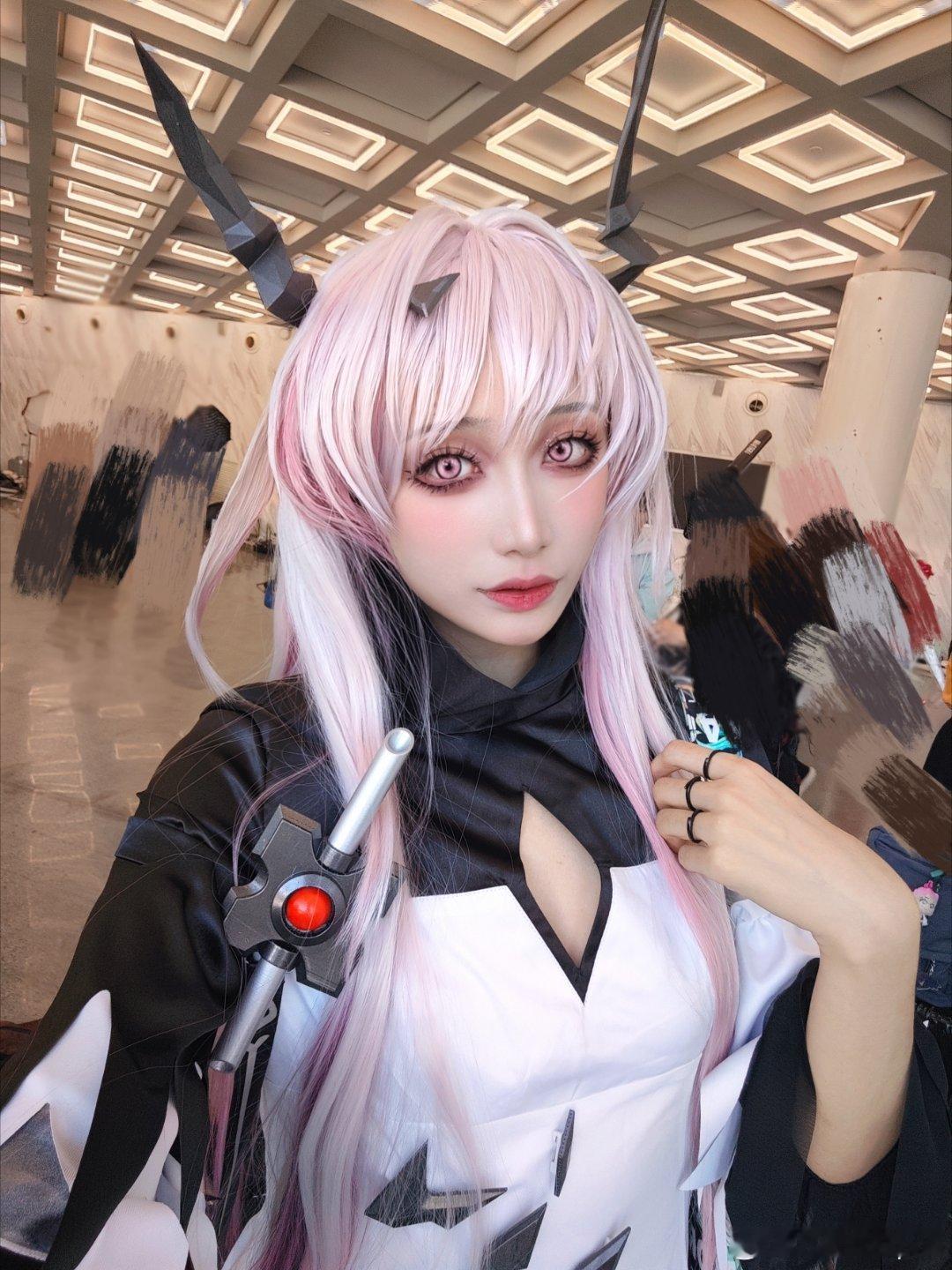 #明日方舟[超话]##明日方舟##漫展# 今天去了ido，角固定不稳一直掉，不还