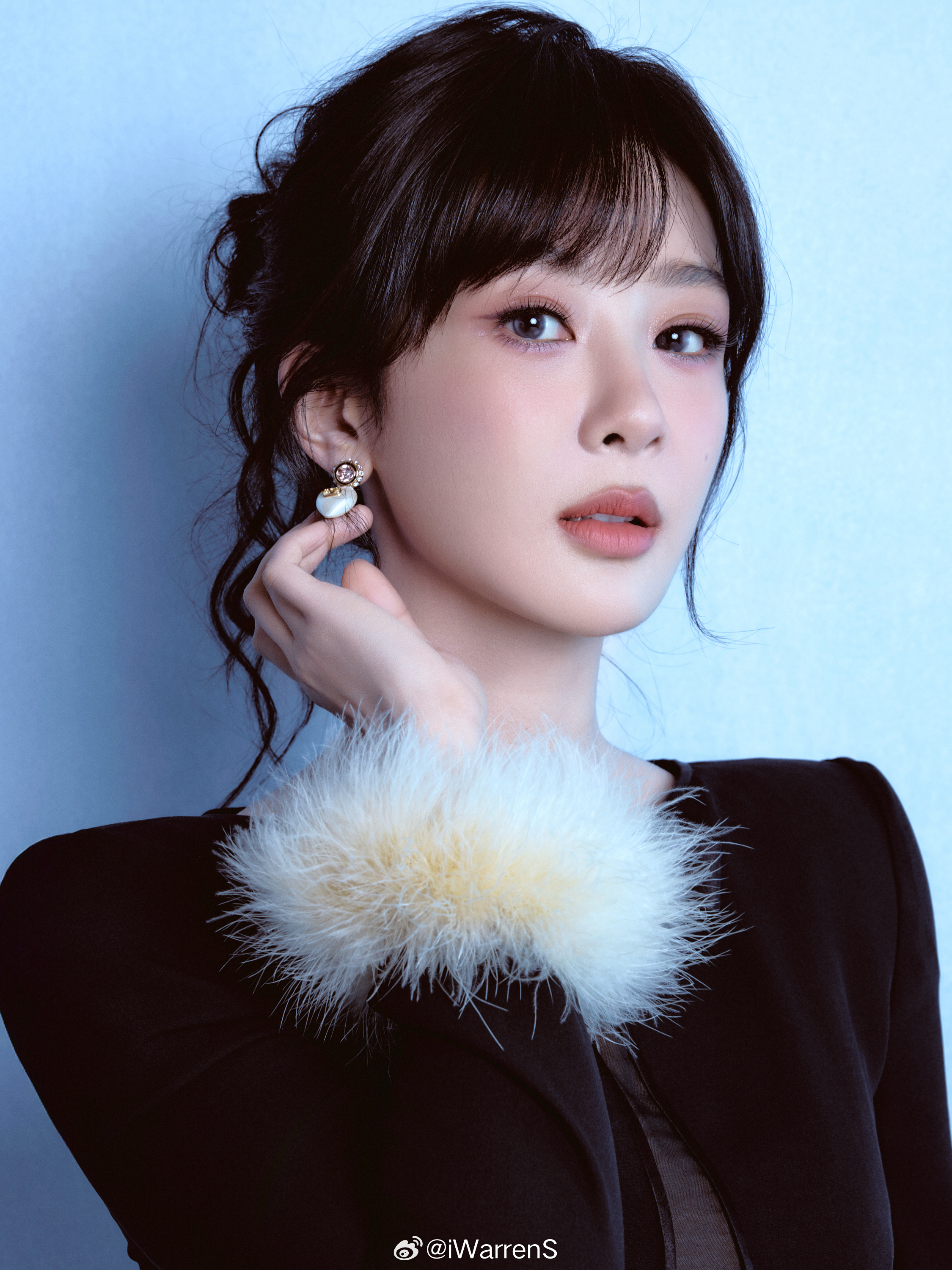 杨紫温柔千金风造型出图了！这太有气质了吧！