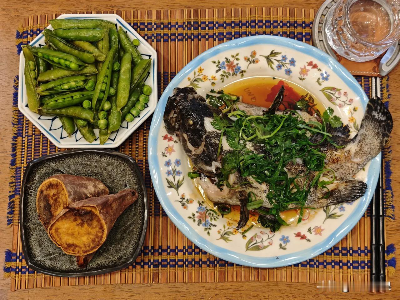 真羡慕只吃不胖的体质，我是瘦一斤难如登天，胖起来却轻而易举。天气渐暖，我也重启减