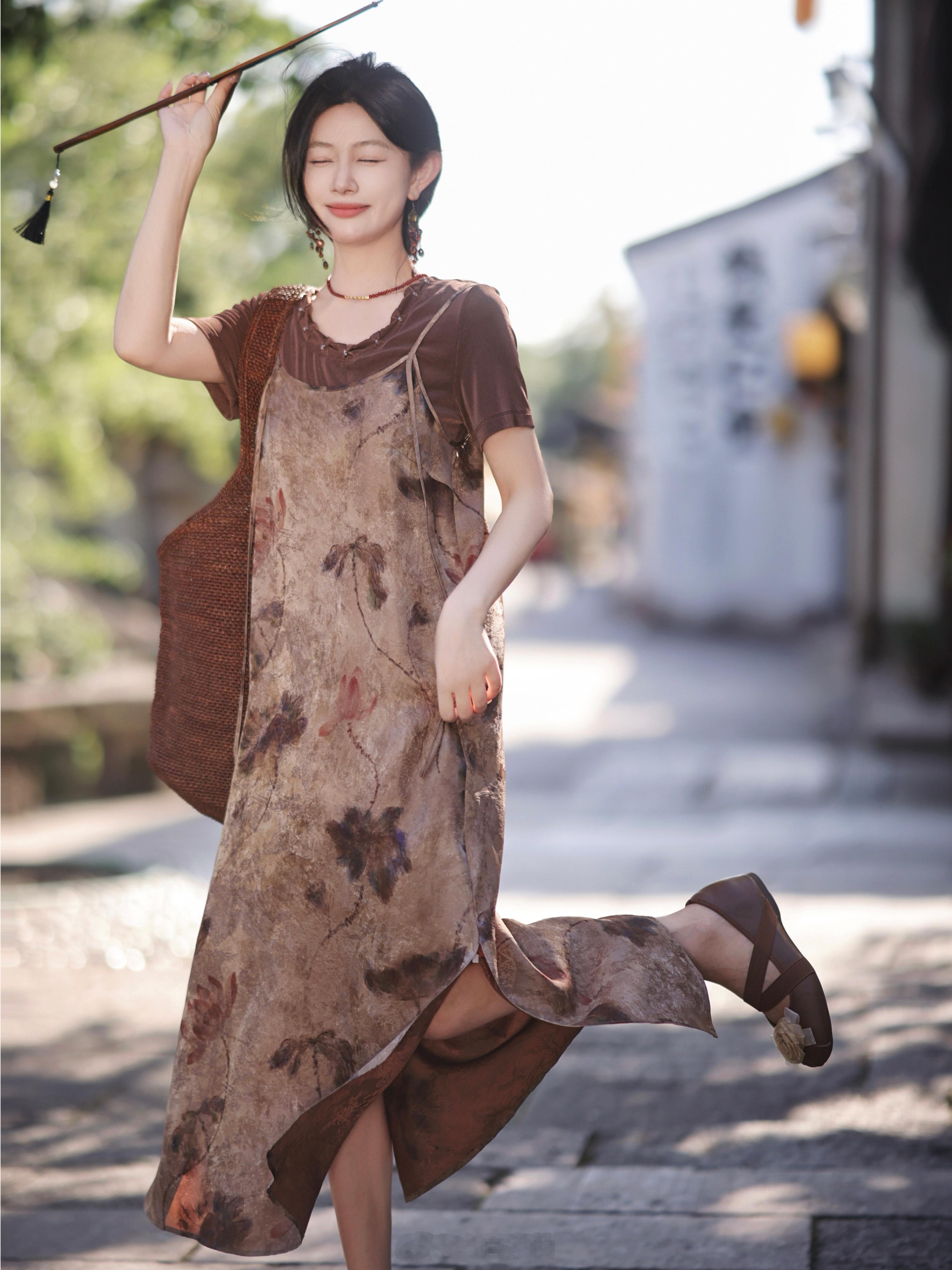 不穿一次红云纱 怎么知道老祖宗的审美有多顶！这吊带裙太有中式美人的味道了吧～10