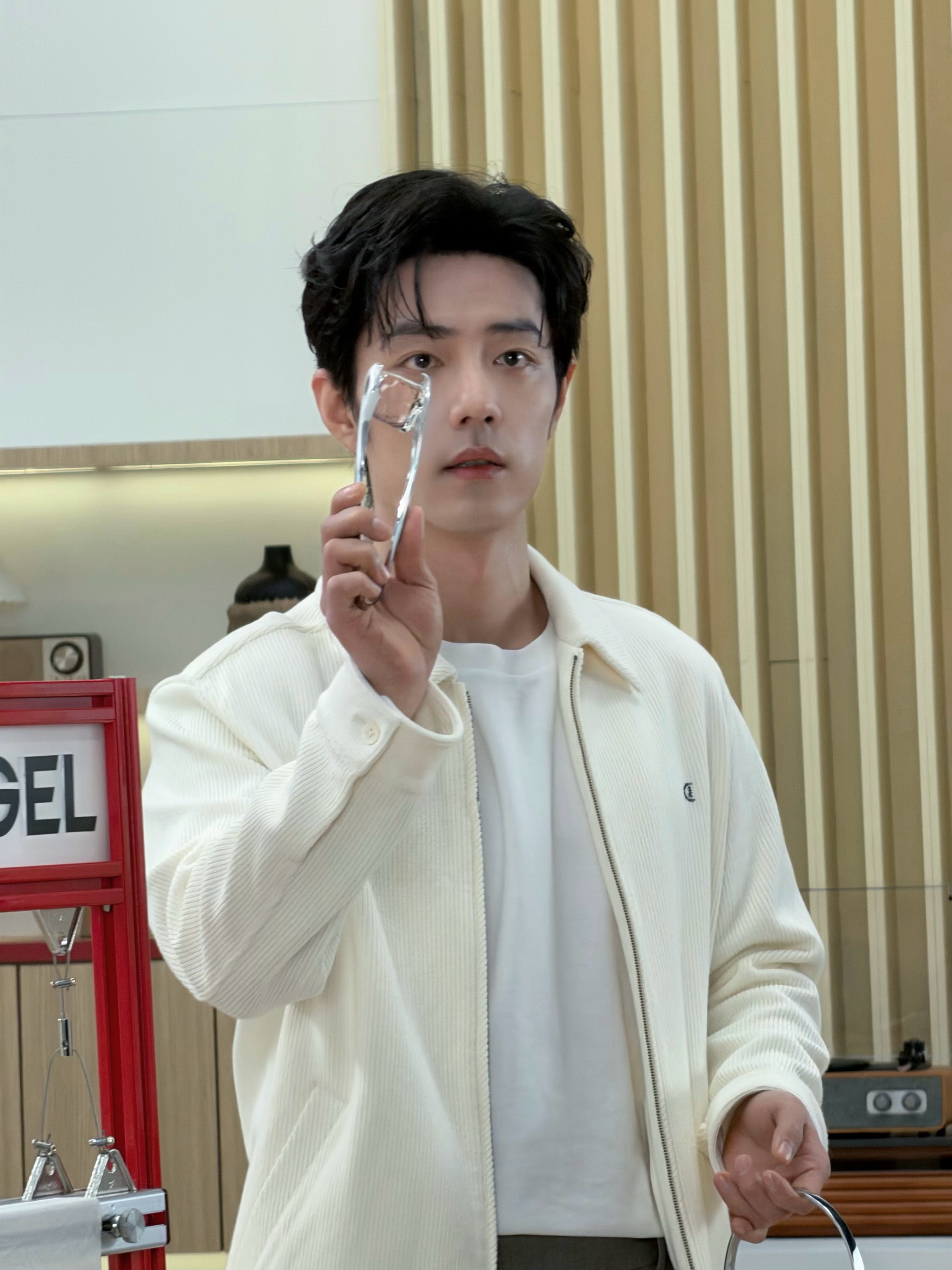 肖战今天品牌直播造型出图！ 