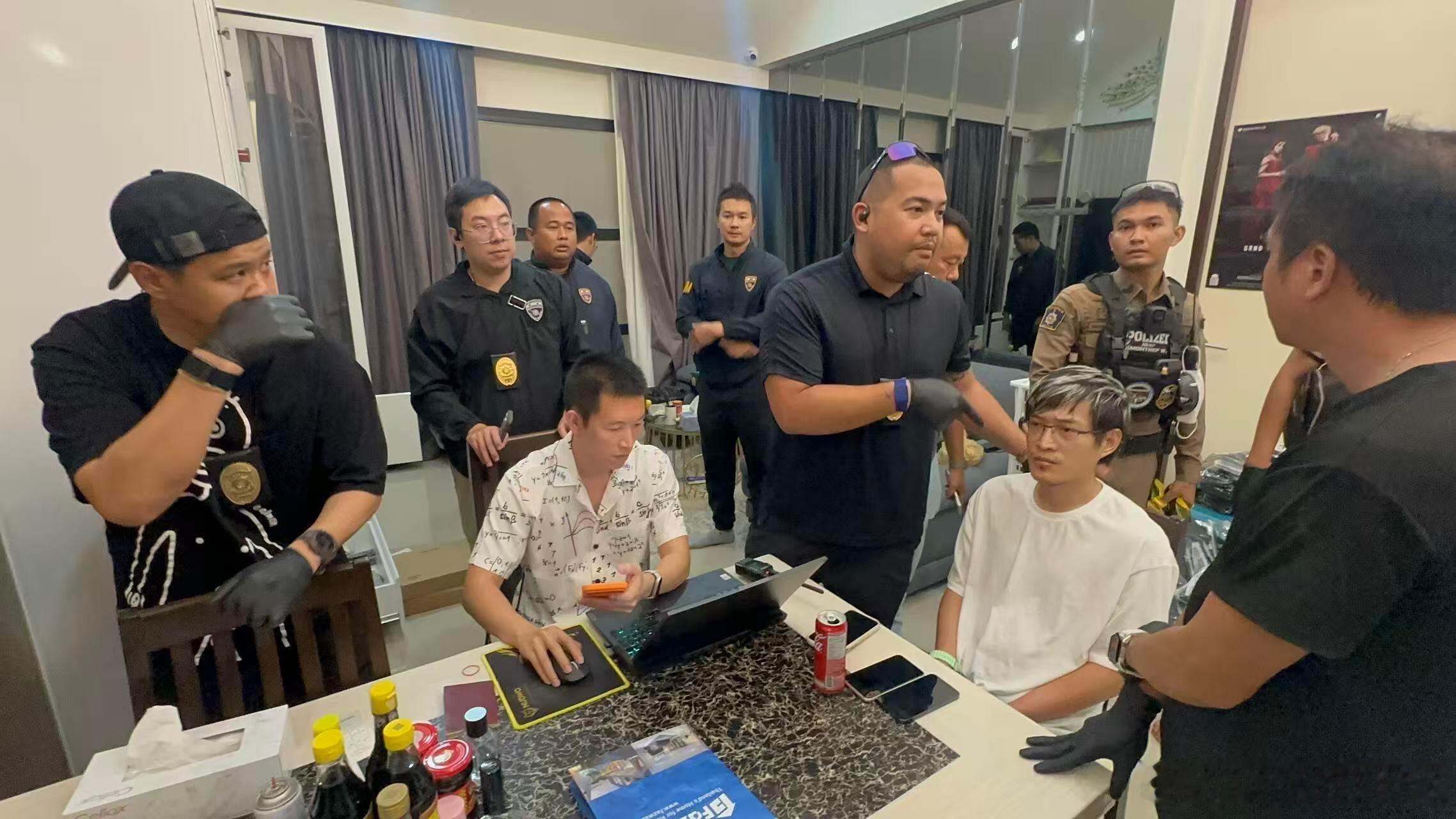 一场翻车事故，牵出一座"军火库"31岁中国男子在芭堤雅获刑46年。孙铭辰（Sun