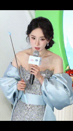杨幂这个可不敢答应哦杨幂听到粉丝喊妈妈，仙女棒一指：这个可不能答应哦！啊啊啊啊啊