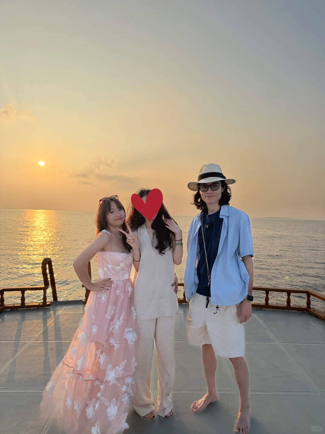 网友马尔代夫偶遇李行亮麦琳马尔代夫偶遇李行亮麦琳 网友马尔代夫偶遇李行亮麦琳，恩