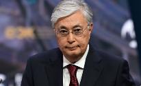 哈萨克斯坦总统托卡耶夫直言：男性间拥抱有违传统，握手足矣


 
哈萨克斯坦总统