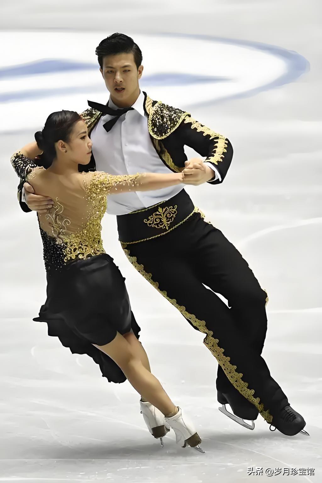 记得十年前我在比赛场馆见到王诗玥柳鑫宇的时候他们还是大孩子，我问他们在未来成绩方