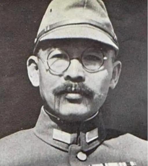 1937年，日本“淫魔少将”定下人生目标，“侵犯1万名少女，还必须得是处女”，临