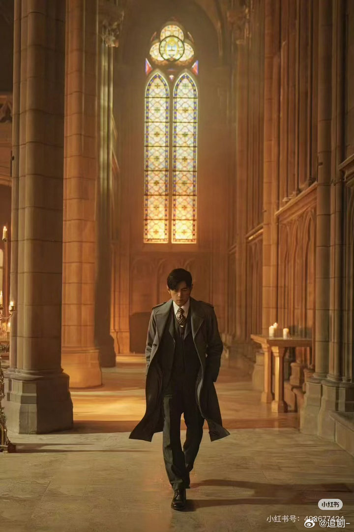 500元复刻周杰伦2000万MV周杰伦的新歌挺好听的，这次新歌很有感觉 