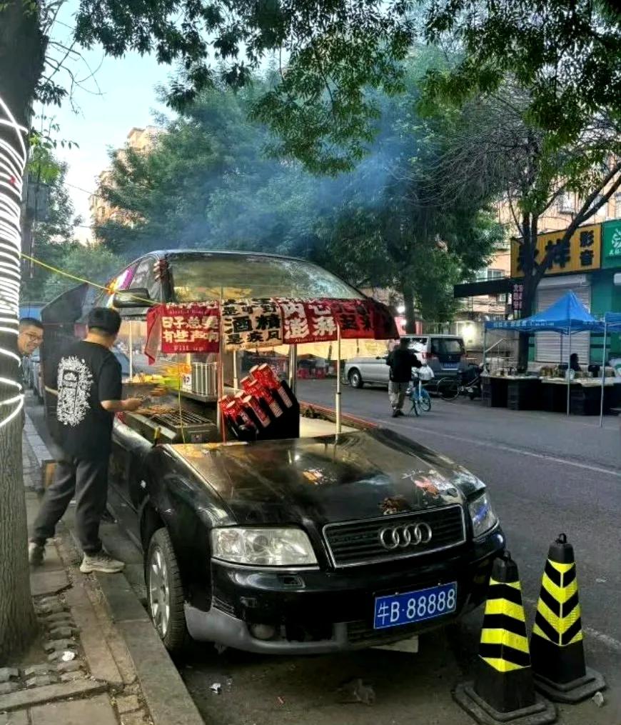兄弟你躲的过城管，你可躲不过交警。城管队伍 城管队 哥哥你敢来吗 我能躲得起 兄