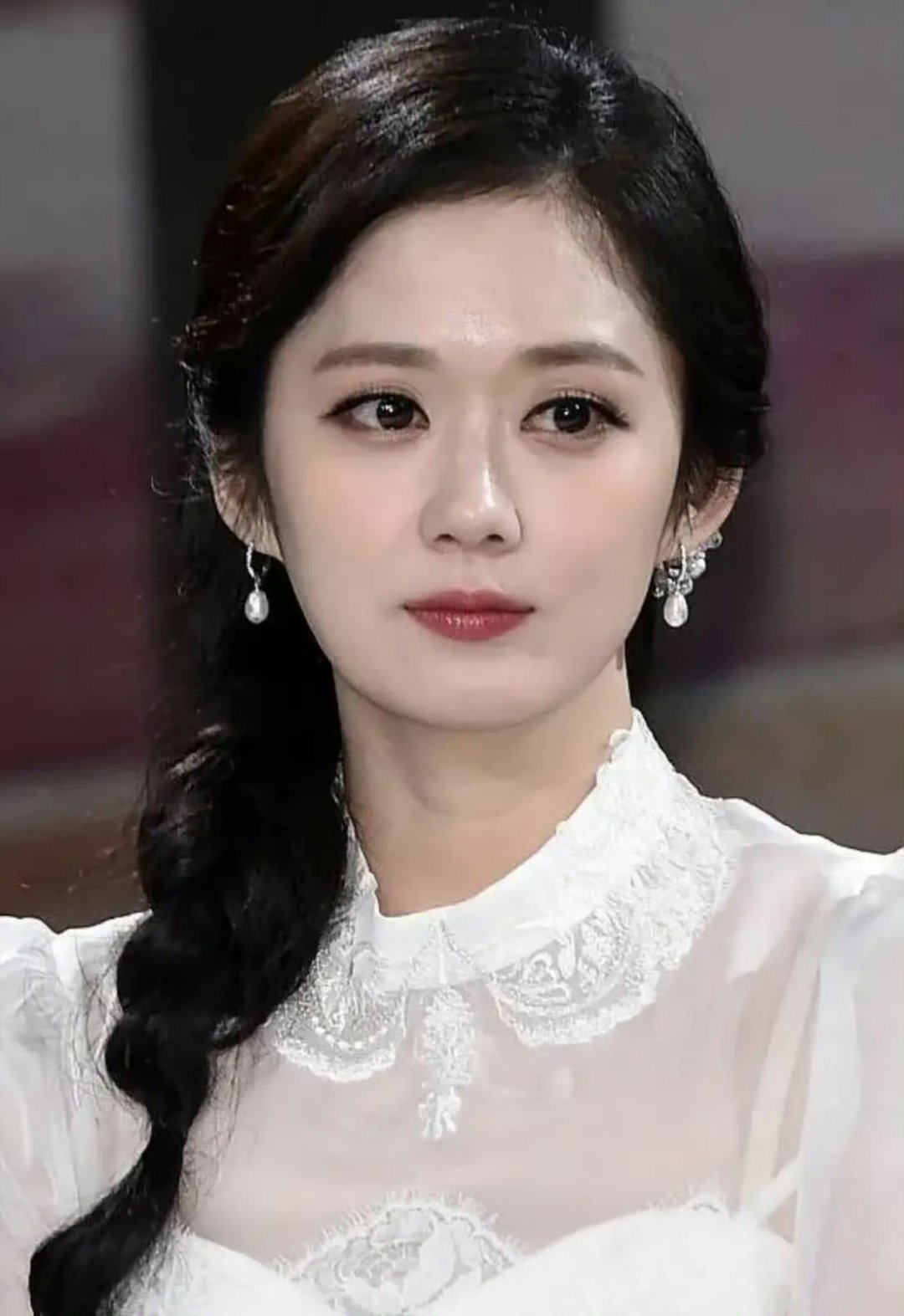 经纪公司否认张娜拉去世原来是张娜拉公司的员工去世，但被报道为张娜拉去世了，还好辟