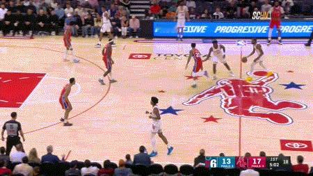 夸一夸杜兰特，今天出战37分钟，18投10中（其中三分球6投3中），罚球8投6中