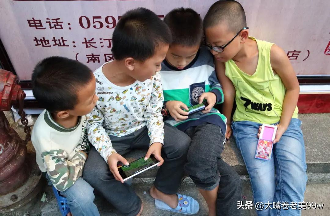 网络游戏有多害人，我讲一个真人真事的案例。
我朋友继兴超做水果批发生意，儿子继非