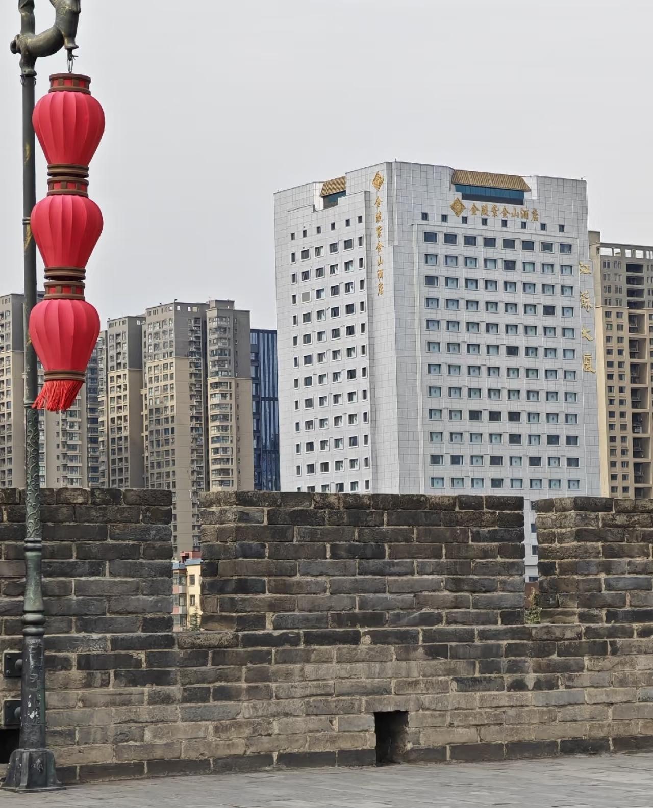 猜猜这是哪个城市？

金陵紫金山真的会以为是南京，但是这个灯笼🏮来看我认定它是