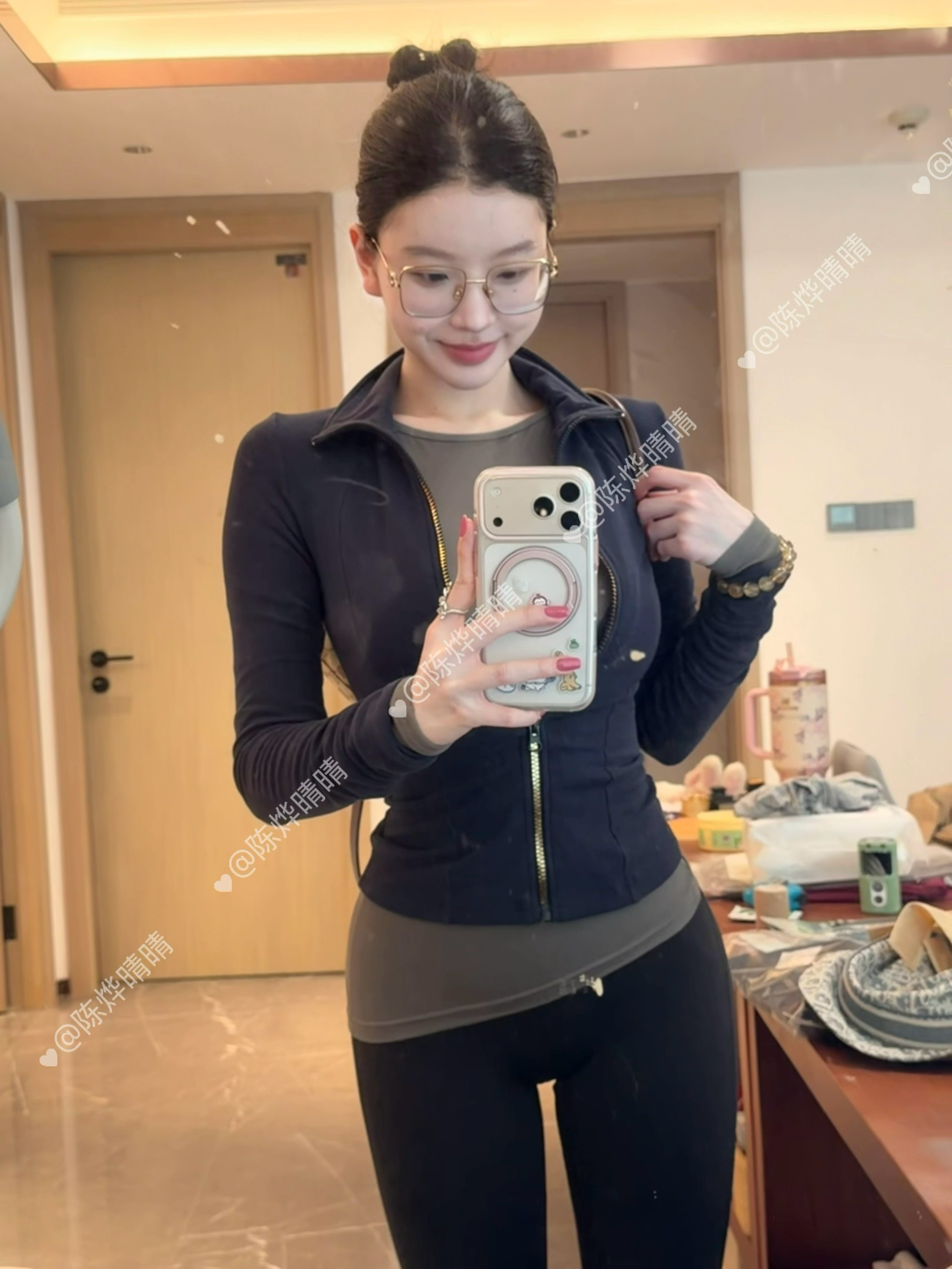 新老组合！！随便搭都是王炸好吗，出门 今天反穿了有没有发现（正反两穿的好处来了）
