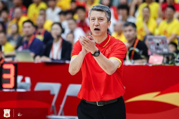 中国男篮大胜巴林！老叔忍不住说很开心，心情好的不得了
亚运会男篮小组赛中国男篮，