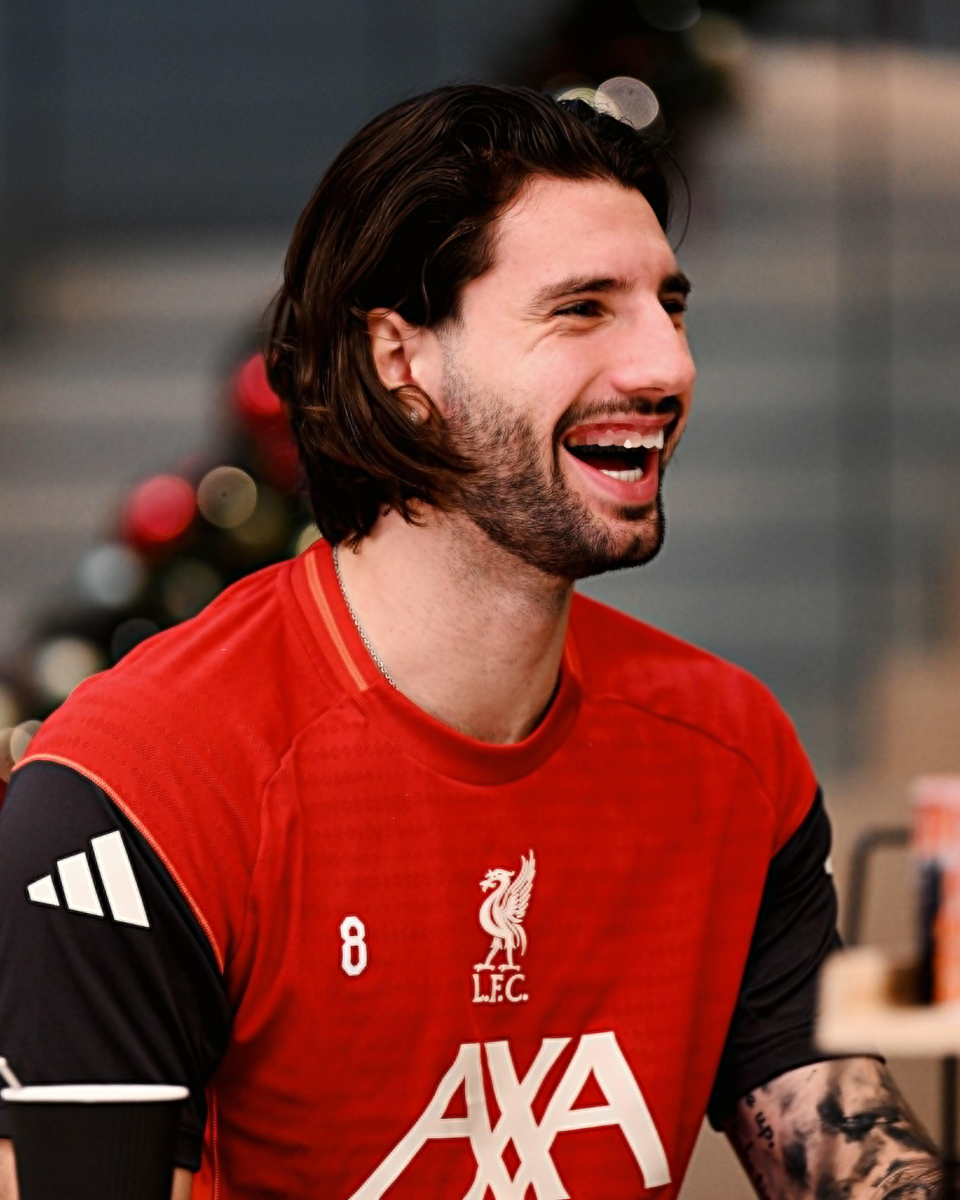 俱乐部只在官网上发布了布里格斯离队的消息 