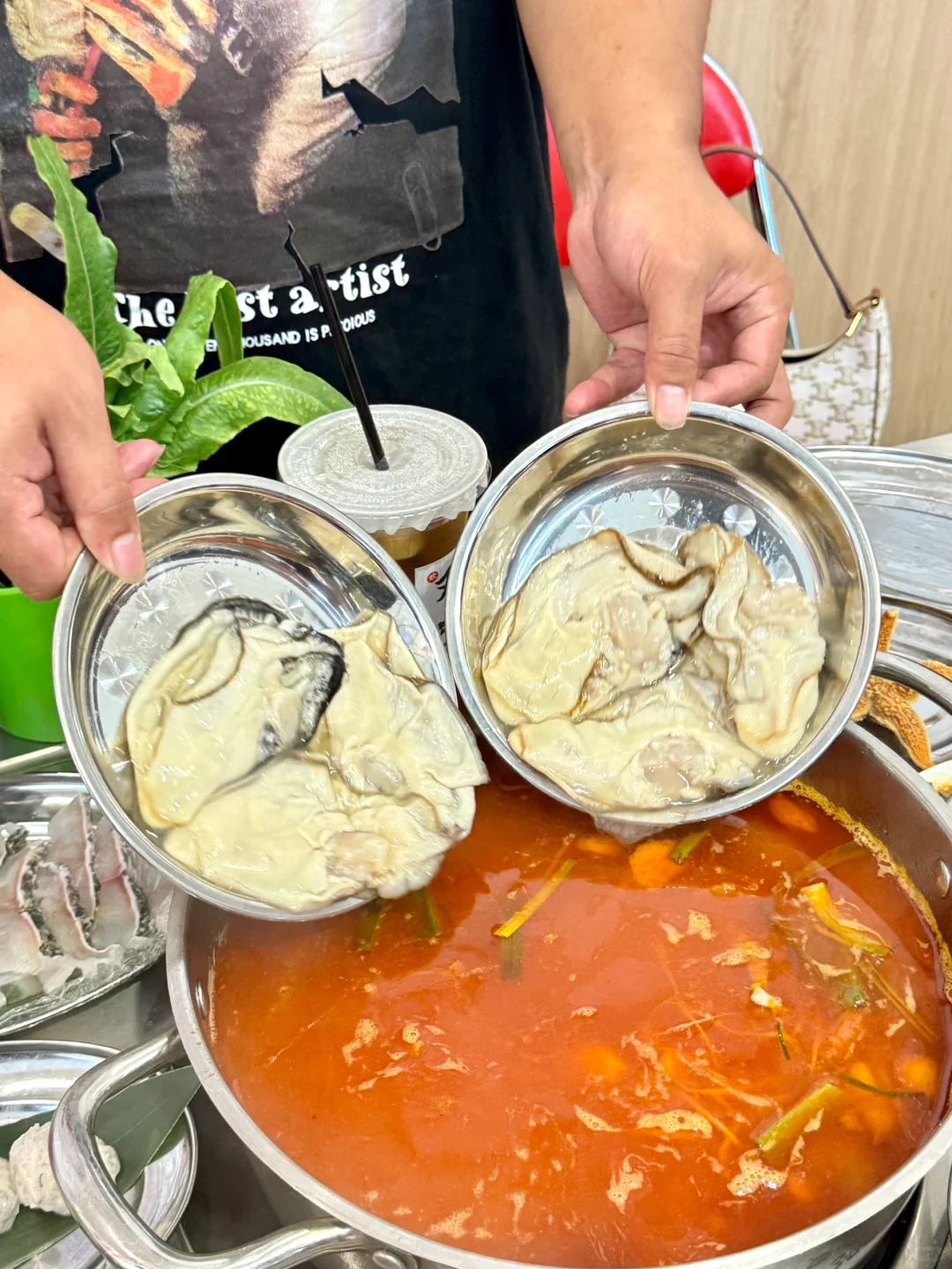 巨爽！这口酸汤生蚝火锅在贵阳真的没有对手