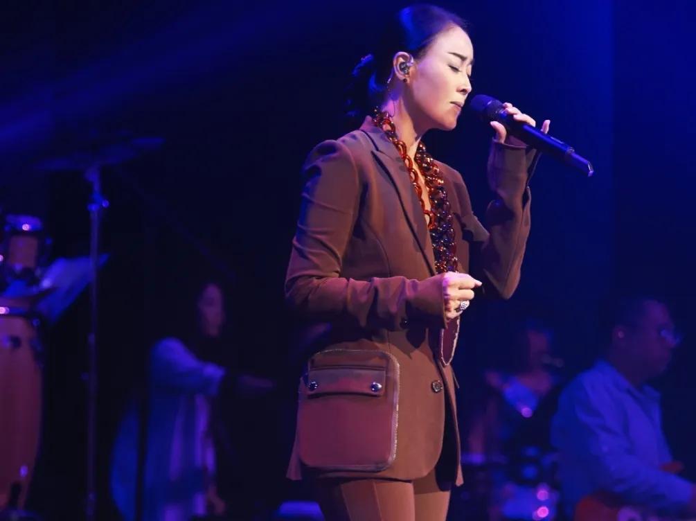 #你喜欢那英和刀郎的哪些歌曲呢?#“对于那英和刀郎这两位才华横溢的音乐人，我都非
