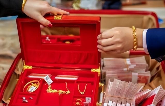 昨天看到一篇文章，说的是在什么样的家庭中长大的女方，在结婚时不会主动开口索要彩礼