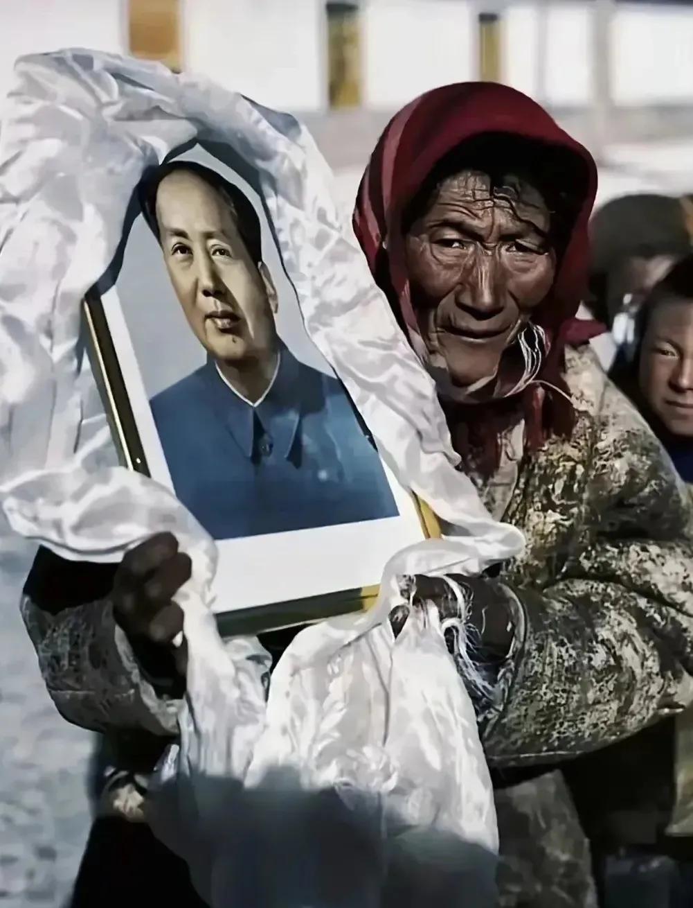 神州屹立，丰碑不朽！