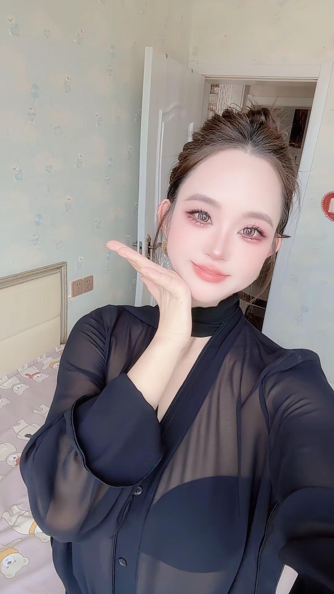 黑蕾丝穿搭