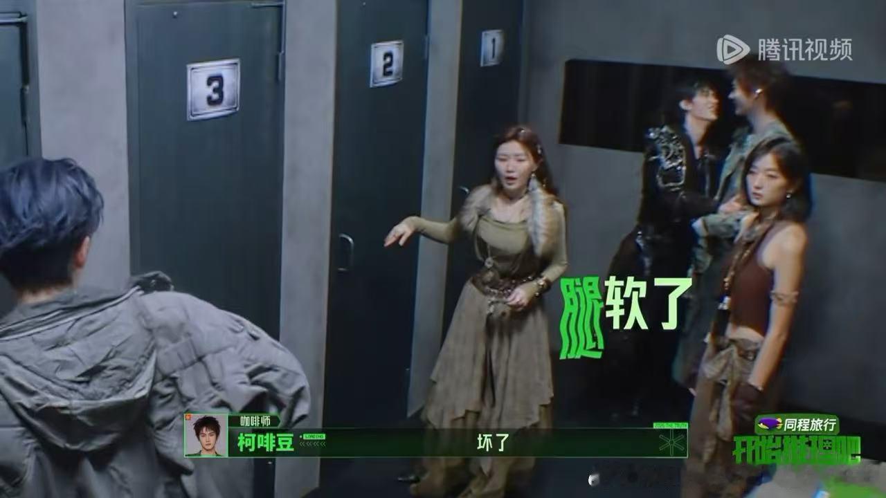 丁程鑫在周柯宇怀里撒娇丁程鑫知道周柯宇不能一起的表情丁程鑫在周柯宇怀里撒娇丁程鑫